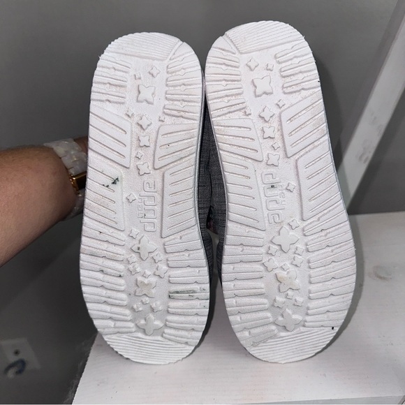 Hey Dude Big Kids Gray Shoes size 1 - Picture 5 of 6